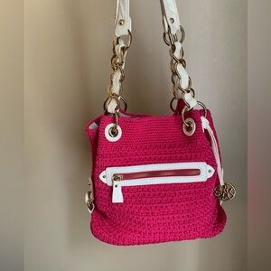 The Sak fuschia crochet purse with gold chains pink y2k